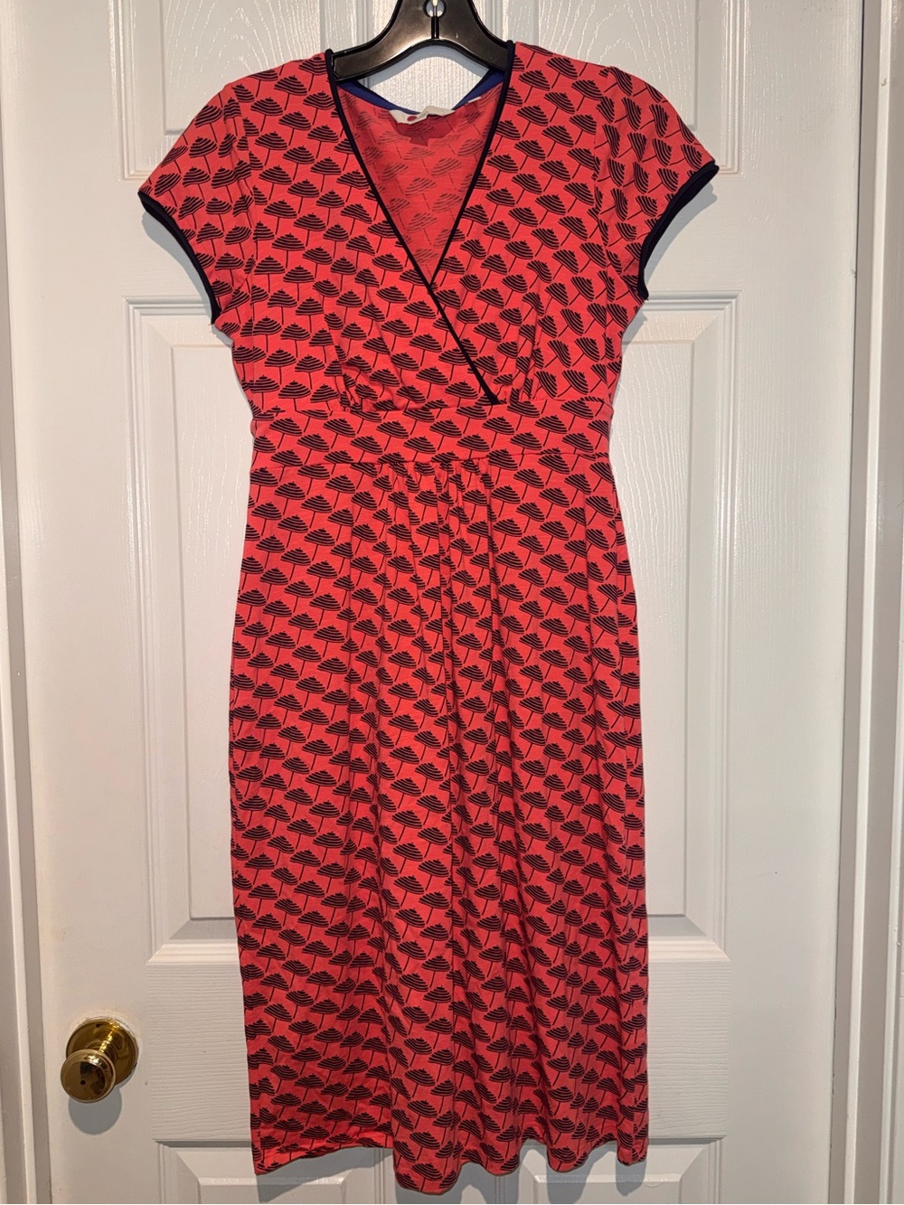 Boden Coral Pink and Navy Patterned Faux-Wrap Midi Dress. Size 4R